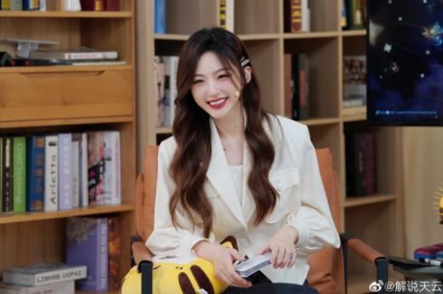 王者榮耀聯賽中的美女解說與主持 哪位更得你心？