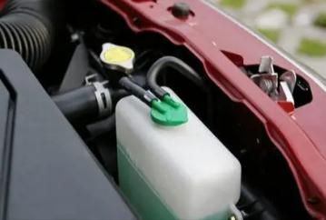 新車防凍液幾年更換一次（新車防凍液幾年更換）