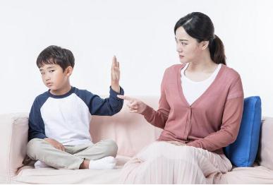 十一歲小孩叛逆不聽話怎么辦 十一歲小孩叛逆不聽話家長的處理方法