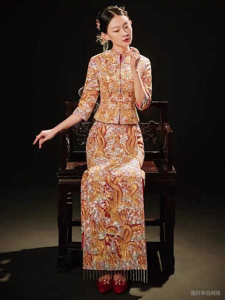 秀禾服、龍鳳褂，明星婚禮追捧的兩種婚服，你喜歡哪個(gè)？