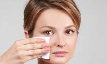 用防曬霜/BB霜需要卸妝嗎(用bb霜需不需要卸妝嗎)