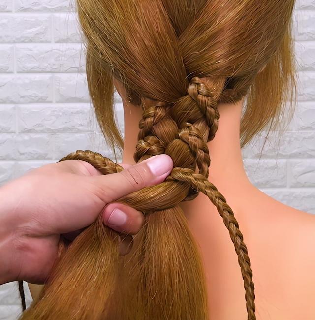 教大家一款大人小孩都適合的辮子，簡單日常的輕時尚編發造型