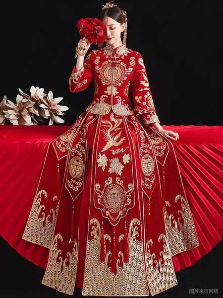 秀禾服、龍鳳褂，明星婚禮追捧的兩種婚服，你喜歡哪個(gè)？