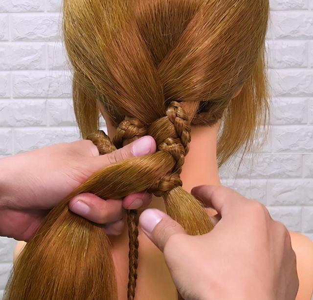 教大家一款大人小孩都適合的辮子，簡單日常的輕時尚編發造型