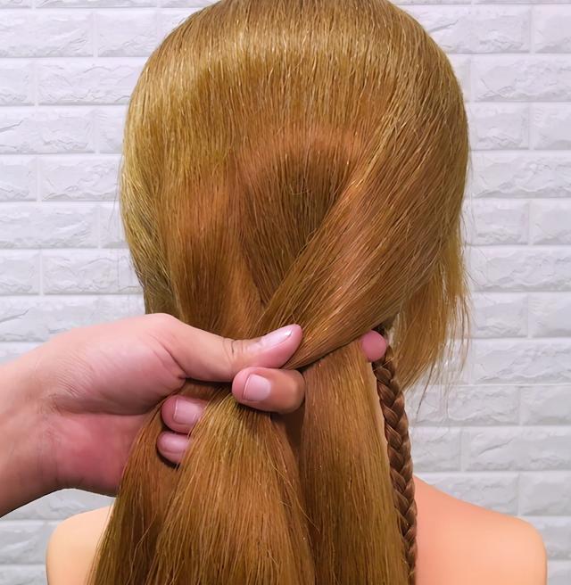 教大家一款大人小孩都適合的辮子，簡單日常的輕時尚編發造型