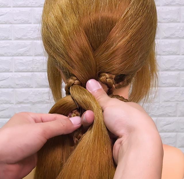 教大家一款大人小孩都適合的辮子，簡單日常的輕時尚編發造型