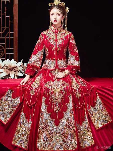 秀禾服、龍鳳褂，明星婚禮追捧的兩種婚服，你喜歡哪個(gè)？