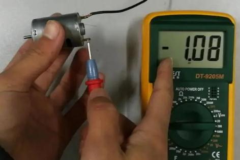 萬用表的使用方法 萬用表測直流時的技巧