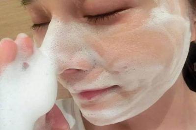 洗面奶可以每天使用嗎女生（洗面奶可以每天用嘛）