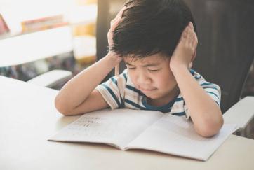 孩子不想寫作業是什么原因 孩子不想寫作業的原因有哪些