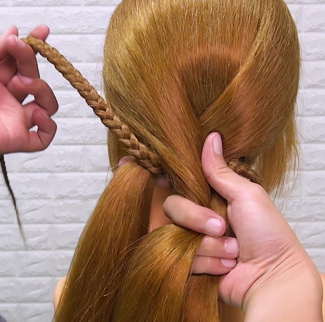 教大家一款大人小孩都適合的辮子，簡單日常的輕時尚編發造型