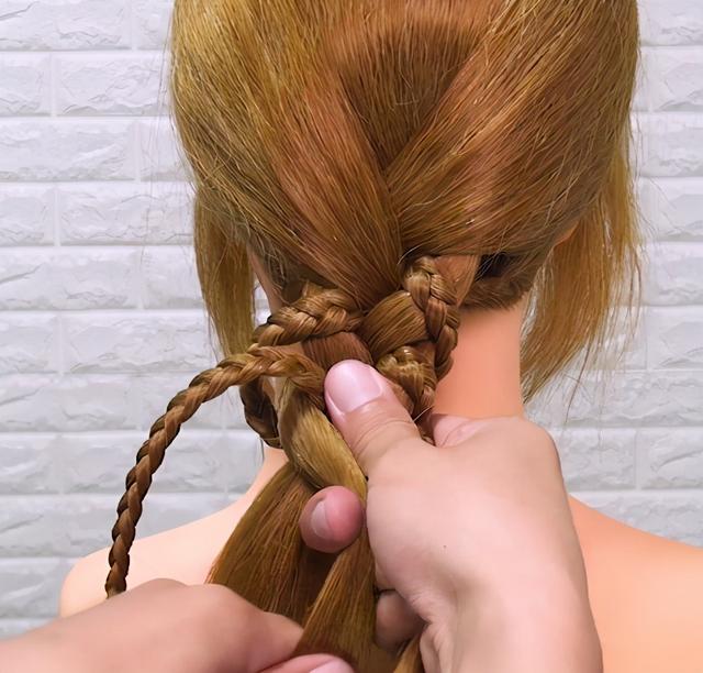 教大家一款大人小孩都適合的辮子，簡單日常的輕時尚編發造型