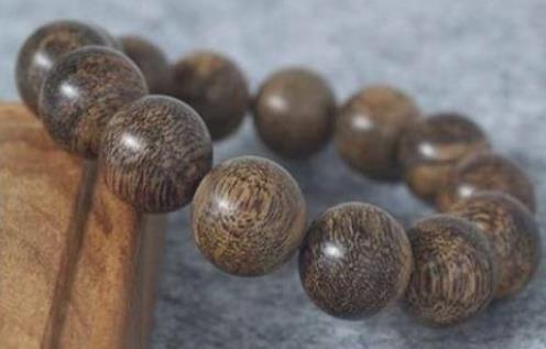 怎樣去鑒別真假的沉香 沉香真假怎樣去鑒別