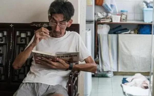 孫女通過攝像頭目睹獨居爺爺去世