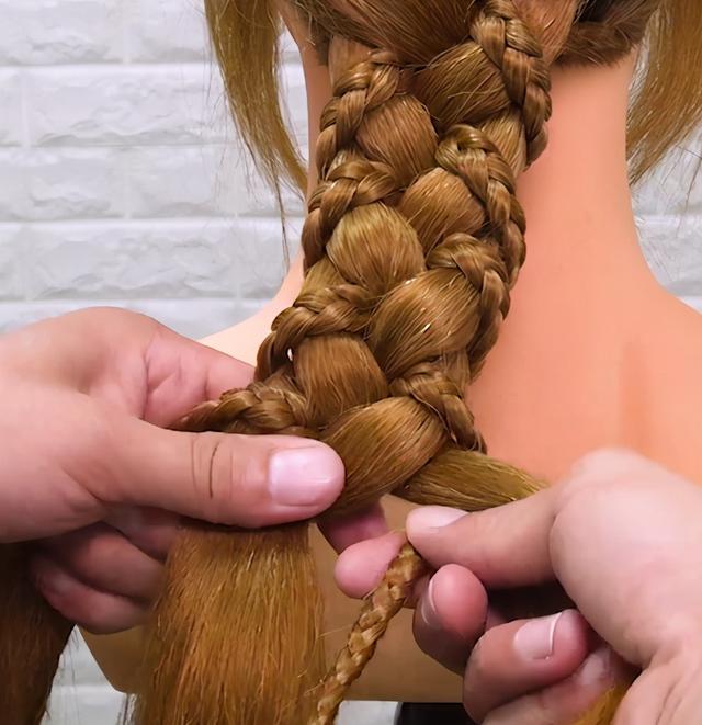 教大家一款大人小孩都適合的辮子，簡單日常的輕時尚編發造型