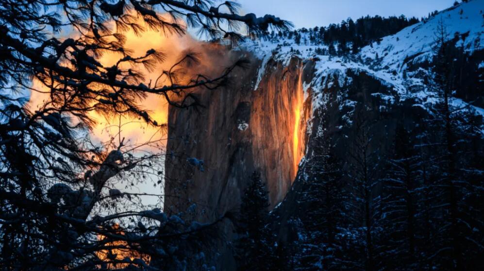 火瀑布:世界上最神奇的瀑布,全球最獨特的火瀑布