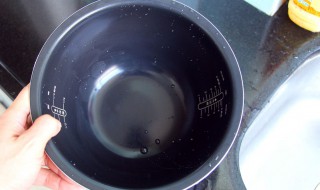 電飯煲內膽怎么清洗 電飯鍋清洗內膽的注意事項