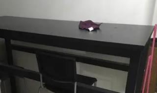 黑色桌子吸灰怎么辦 (黑色桌子吸灰怎么解決)