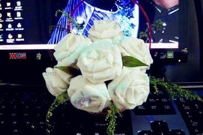 抖音衛生紙玫瑰花的折法