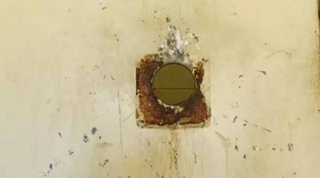 男廁所里的鳥洞是什么意思 為什么叫鳥洞是用來干什么的