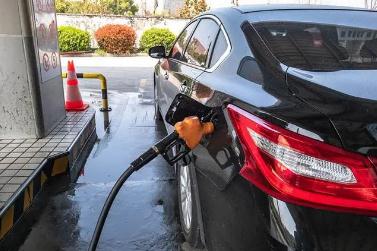 一百塊錢的油可以跑多少公里?