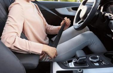 乘車不系安全帶會罰多少錢?