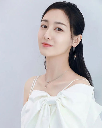 <a href=/yingshi/3833fbabe00f61afe91fd7fb095a7dd5.html target=_blank class=infotextkey>葉青</a>