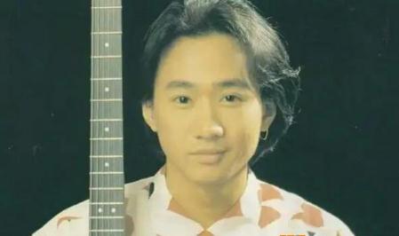 黃家駒死亡真相:舞臺上不慎墜地而亡(傳聞另有隱情)