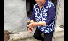 驚險！！90歲高齡一老人用了20年的鐵錘子，竟是手榴彈