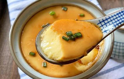 蒸雞蛋羹怎么判斷蛋液和水的比例？