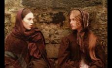 簡(jiǎn)愛和呼嘯山莊的作者是什么關(guān)系？