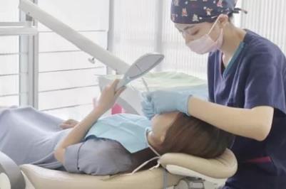 口腔護士一個月多少錢啊2022？