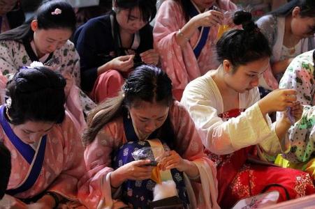 乞巧節有哪些傳統風俗活動