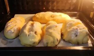 最簡易烤箱面包的做法 最簡易烤箱面包的做法不用黃油怎么做