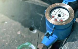 一個(gè)月50塊錢(qián)水費(fèi)正常嗎？